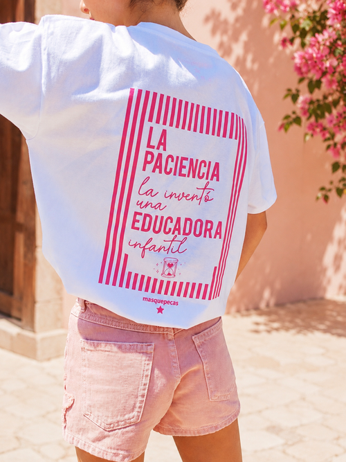 Camiseta Educadora "La paciencia la inventó una educadora infantil"